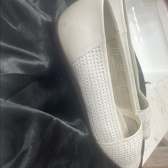 Vintage Naturalizer white basket weave flats size 6.5 - Picture 7 of 7